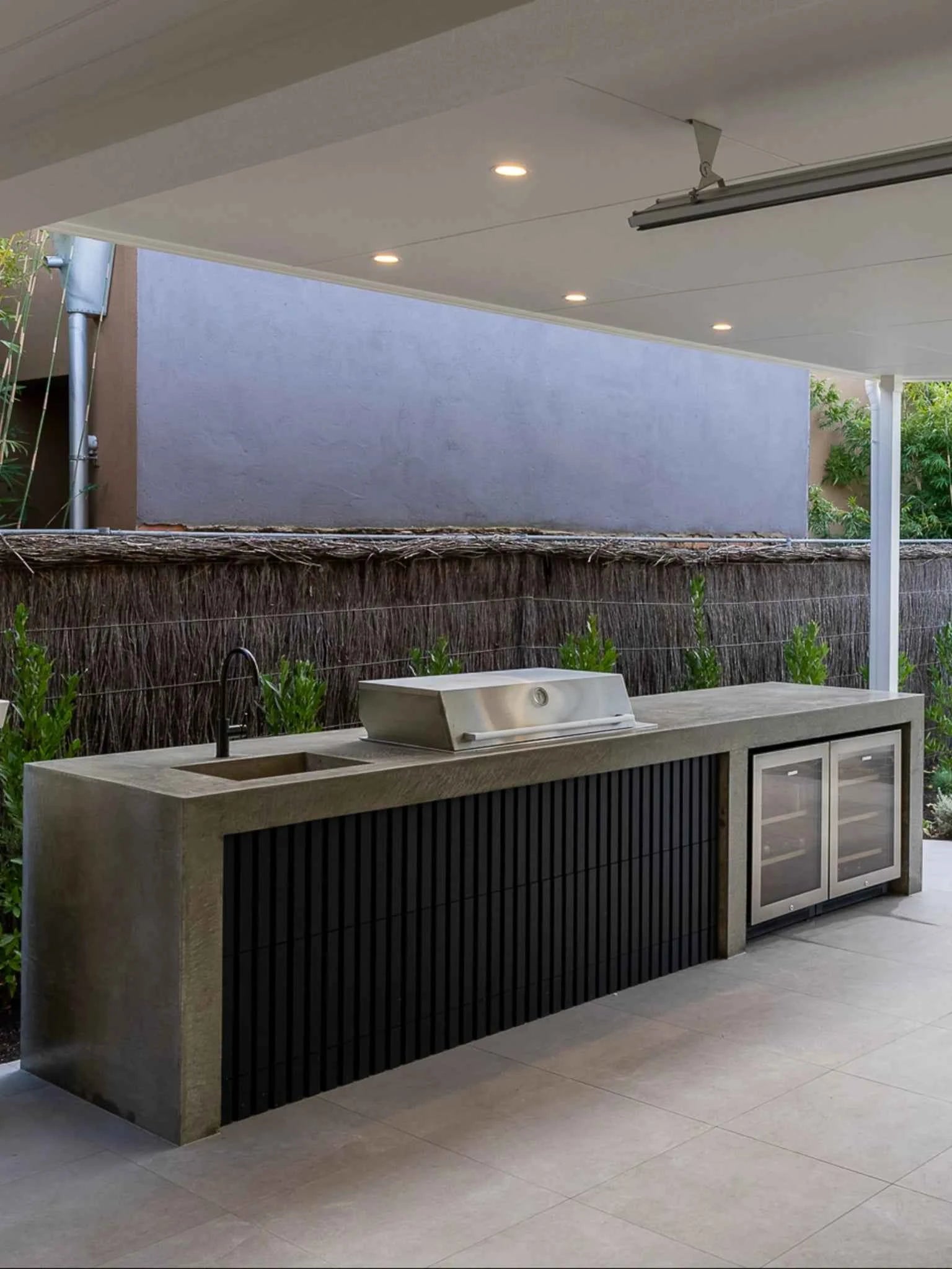 Outdoor Kitchen